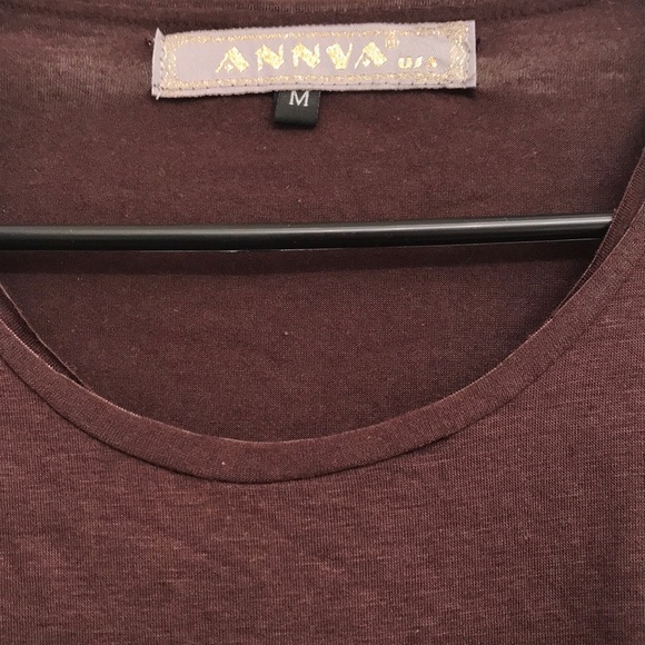 Beautiful embroidered top NWOT sz M - Picture 2 of 4